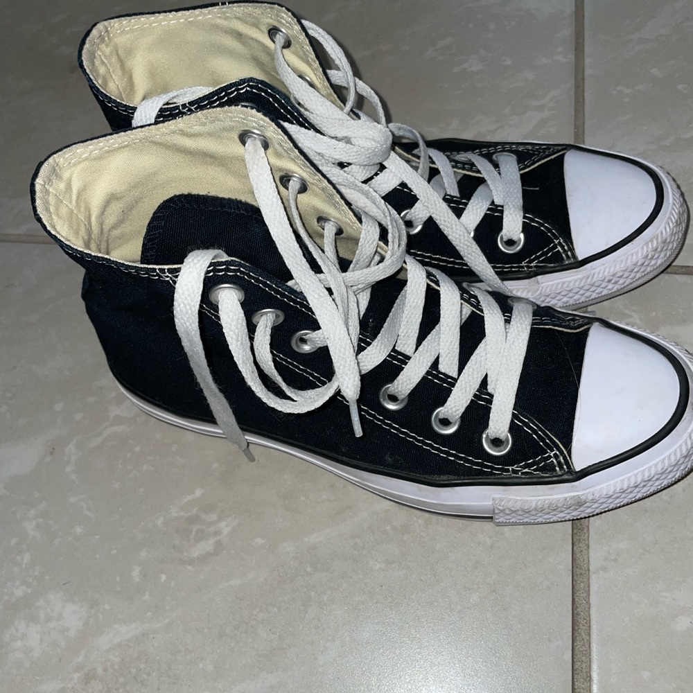 Converse size 6.5 women’s